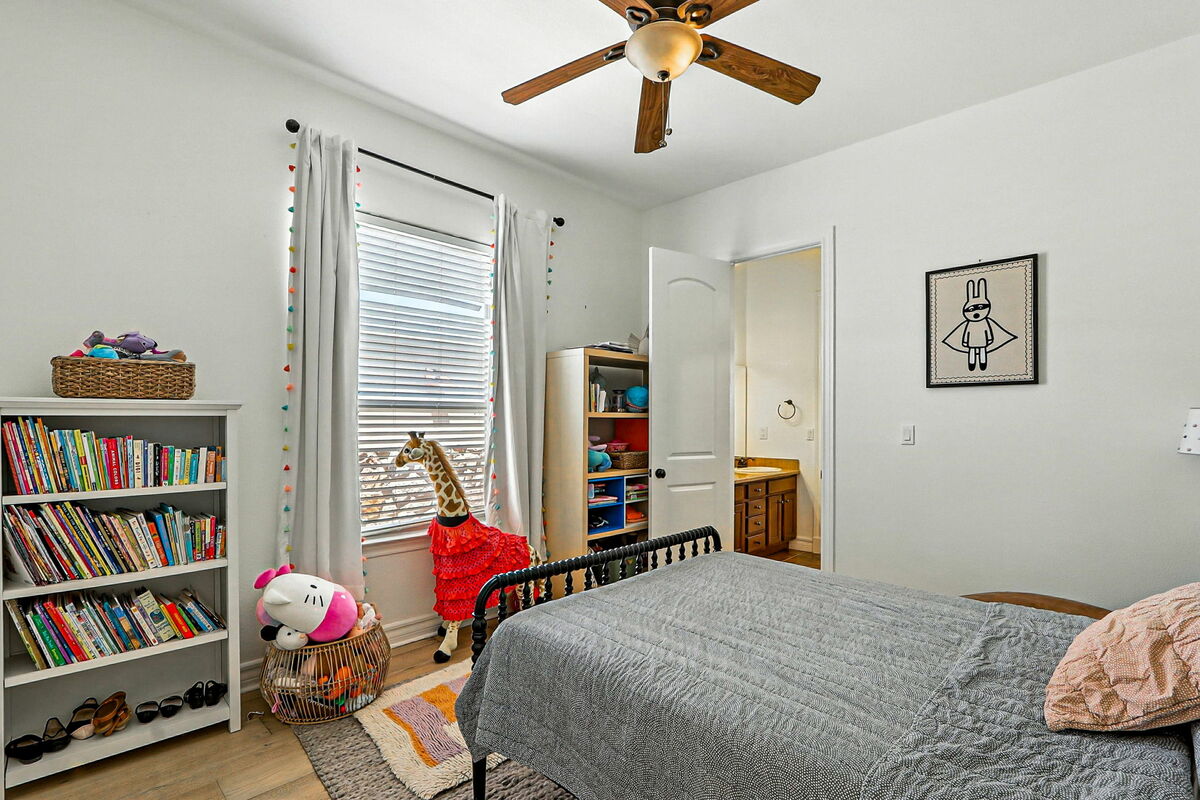 75-web-or-mls-photo_036