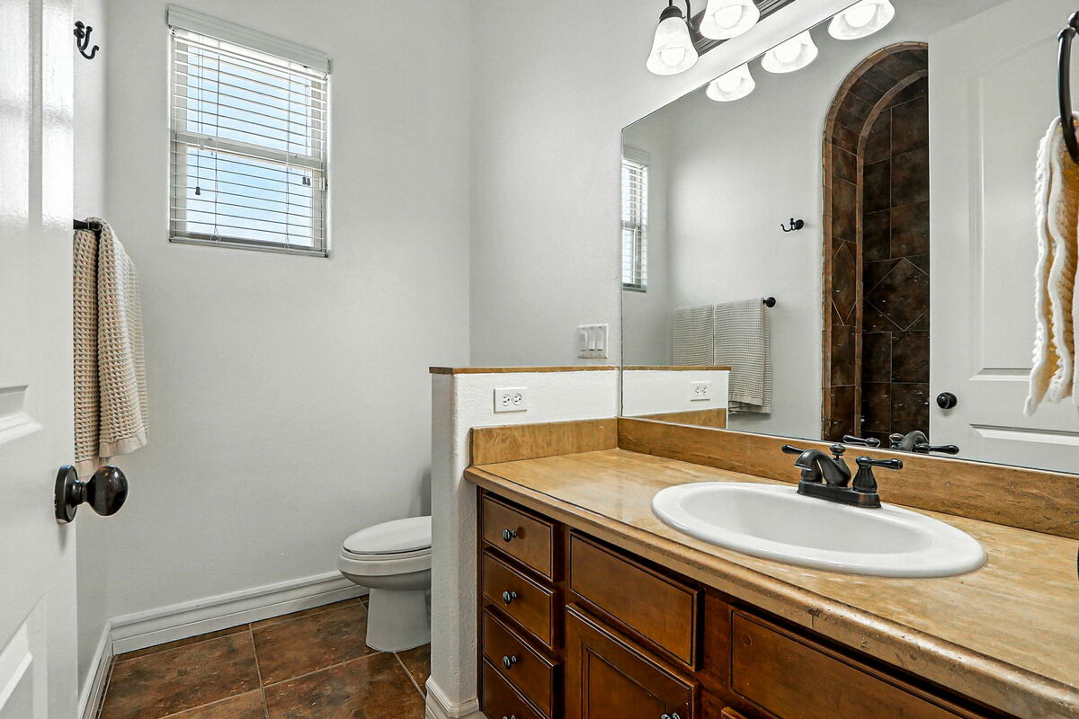 76-web-or-mls-photo_037