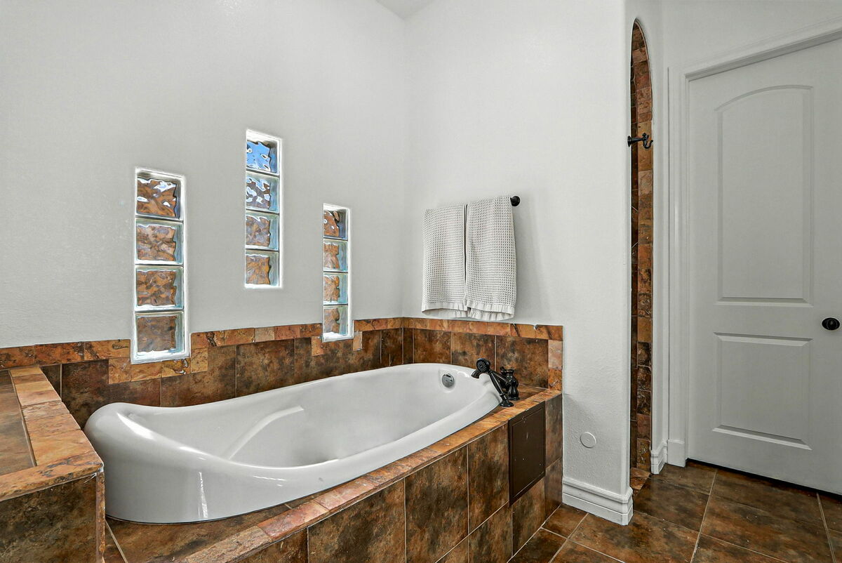 82-web-or-mls-photo_043
