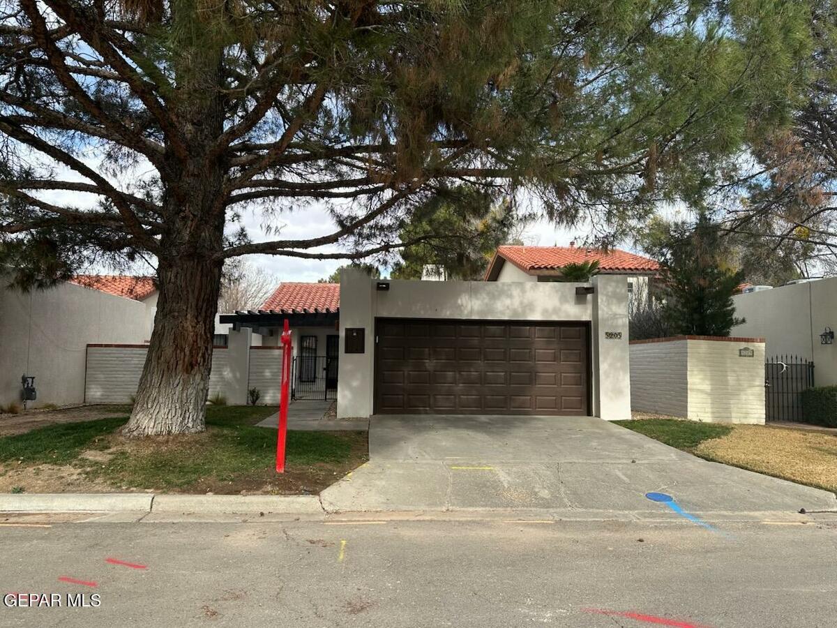 5205 Valley Spring Way