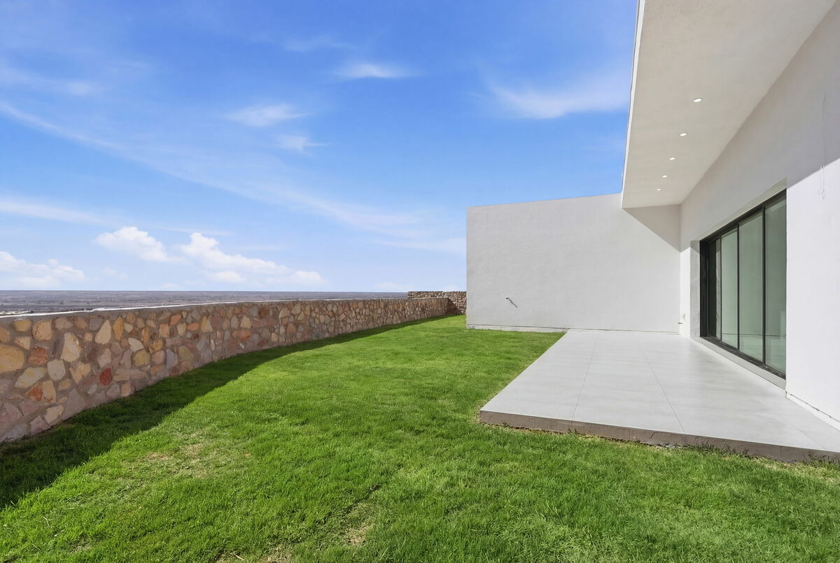 119-web-or-mls-img_9277_grass_e08e698f-9e5b-4a2a-a9a5-b2da410fa181