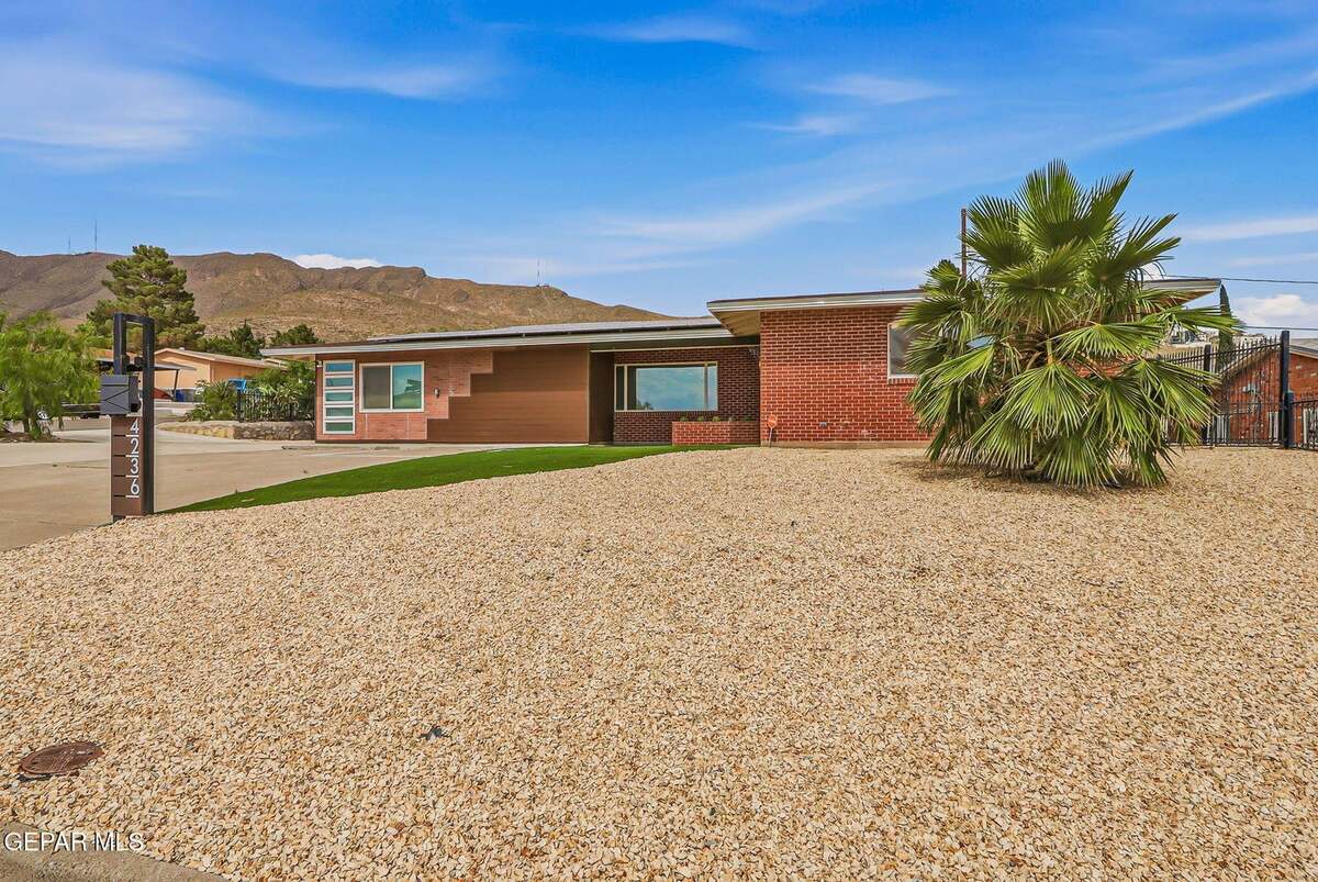 4236 Buckingham